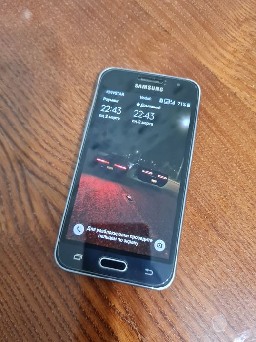 Продам Samsung Galaxy J1 2016 8GB