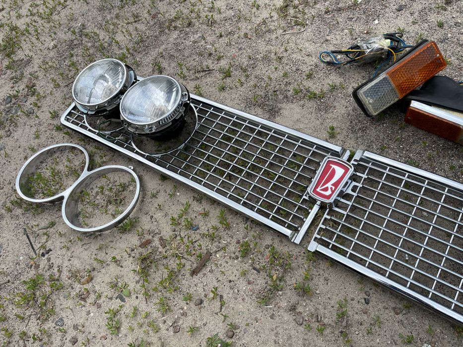 решетка передняя радиатора  ваз 2106 пластик