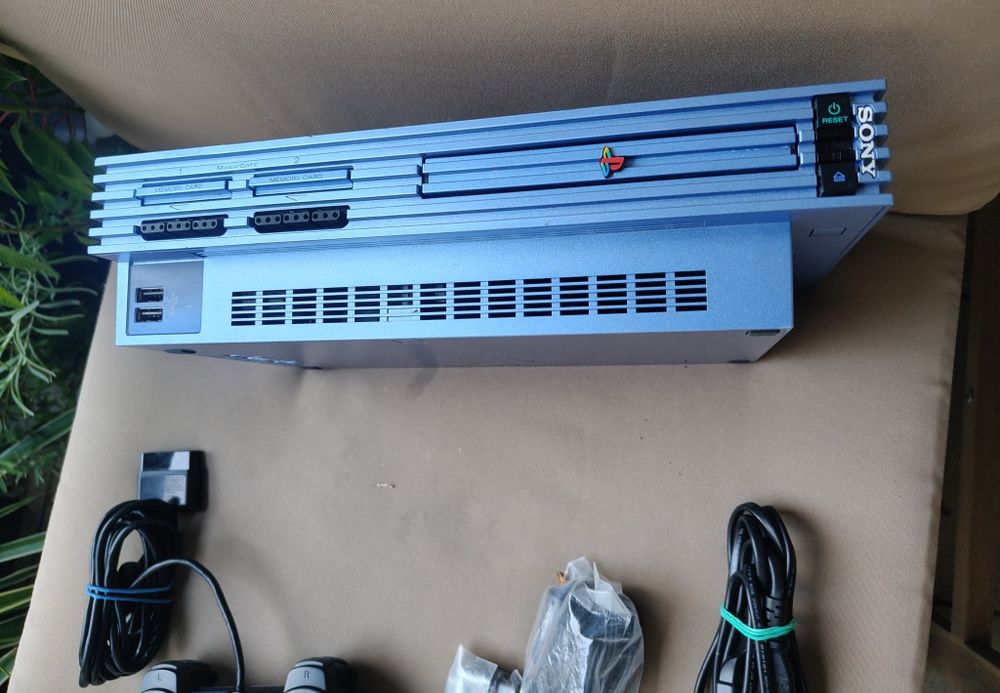 Konsola PlayStation 2 Ps2 FAT Model Scph-50004 PAL Aqua Blue  Pad Dualschock 2  Karta 8mb okablowanie Oryginalny zestaw Sony