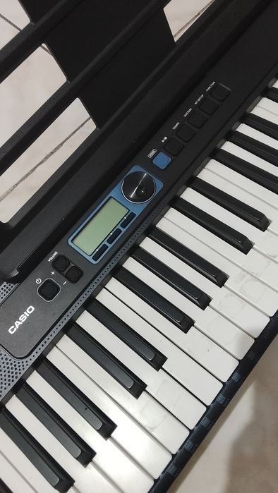 Piano Casio em ótimo estado mas com marcas de uso