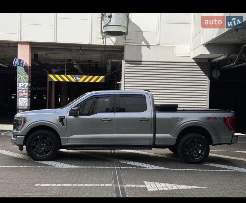 Продаж автомобіля легковий пікап