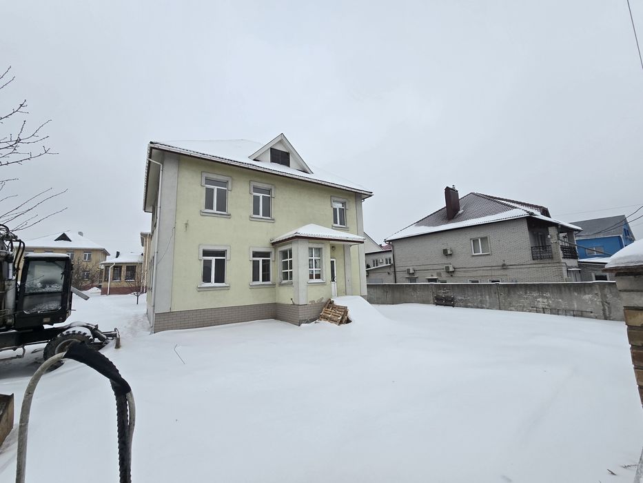 Будівля окрема 305 м2 цоколь газ с. Софіївська Борщагівка 200 м Київ