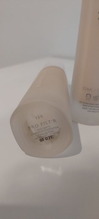 Fenty Beauty podkład 120 i baza pod makijaż
