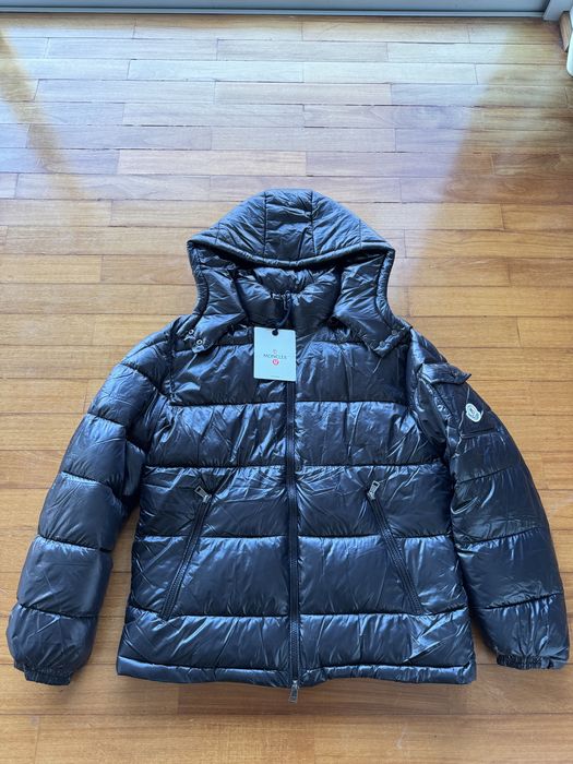 Casaco moncler novo