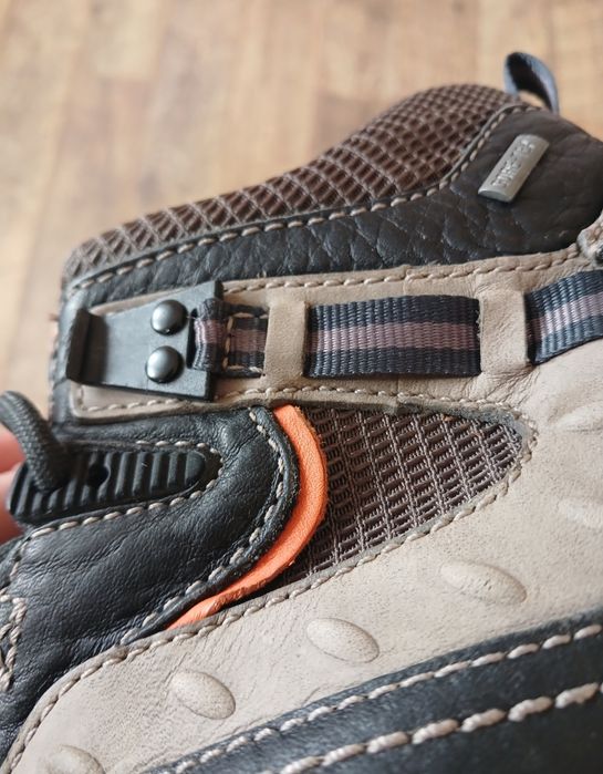 Ботинки Clarks р( 7,5) 41,5 (27,5 см) ц 1000 гр ориг.отл.сост.Gore-Tex