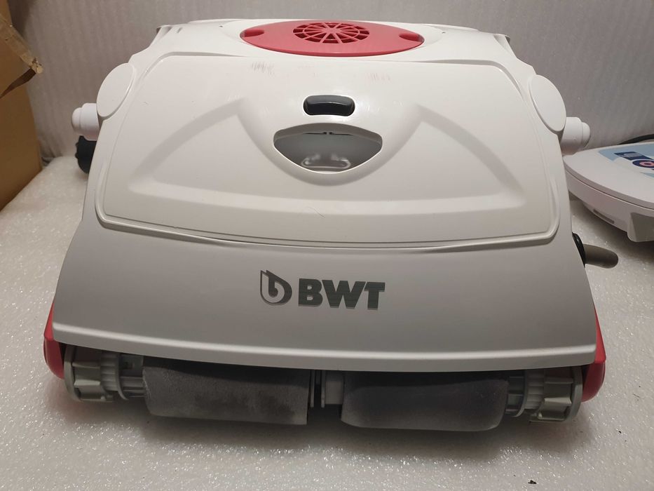 Odkurzacz basenowy BWT Pool Roboter D300 Plus   OKAZJA  nowy 5000 zł