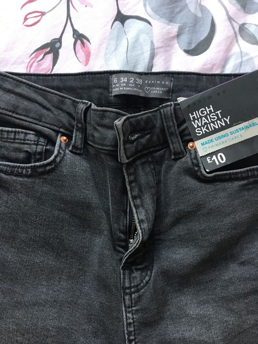 Nowe jeansy rurki