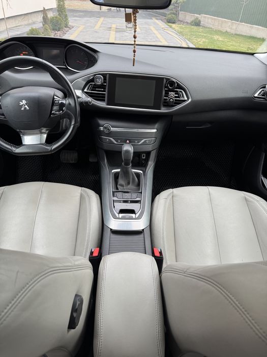 Peugeot 308 SW 2015