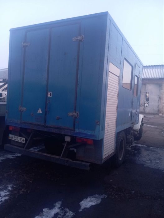 Фургон майстерня будка