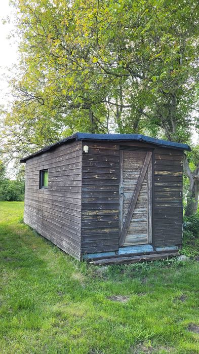 Barak barakowóz na stalowej ramie