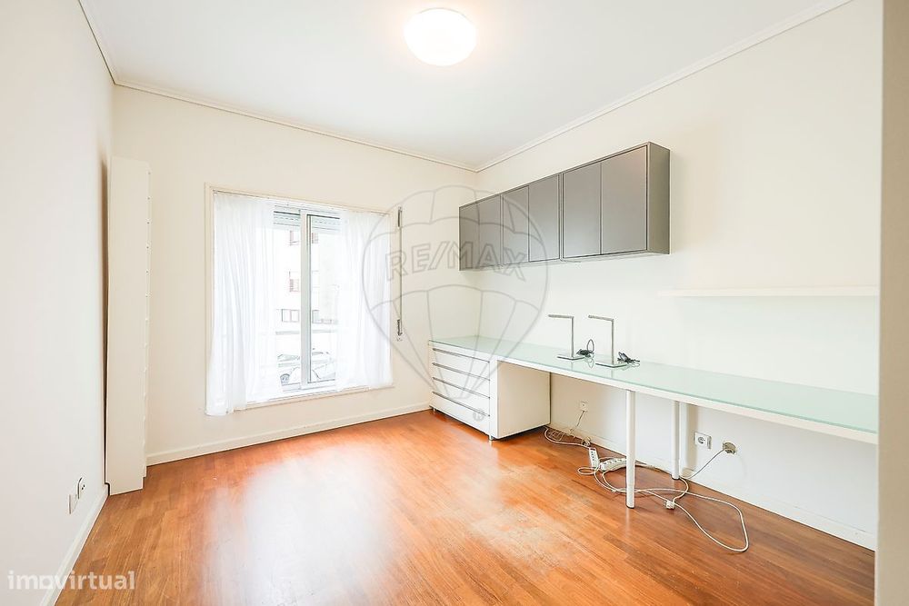 Apartamento T4 para arrendamento