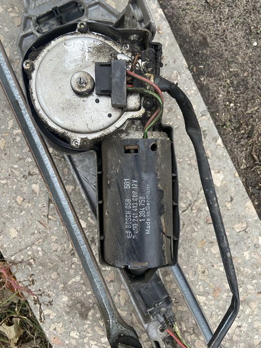 Трапеція двірників BMW E34