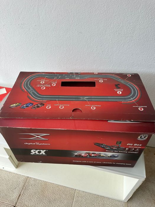 Pista de carros SCX Digital com 2 metros de pista extra