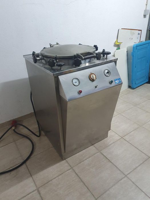 Autoclave vertical para laboratório