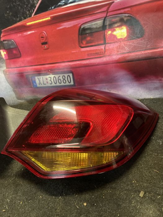Стоп габарит ліхтар правий Opel Astra J хечбек
