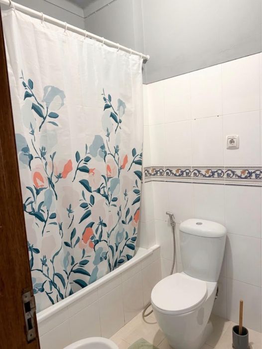 Quarto individual bem localizado