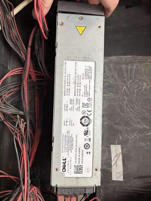 Майнинг риг на 8 видеокарт в сборе