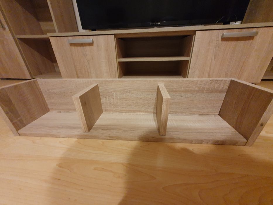 Dwie malutkie półeczki naścienne