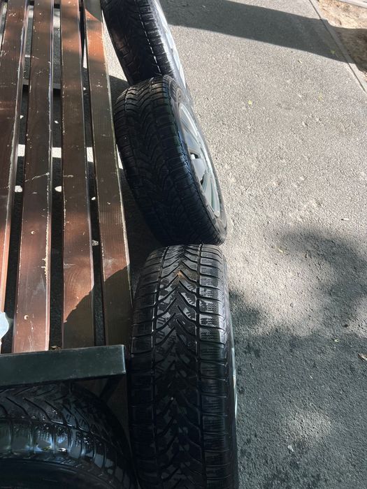 Продаю КІА VENGA 1.6 бензин 2010 року тільки заїхала,мкпп! Пробіг 210