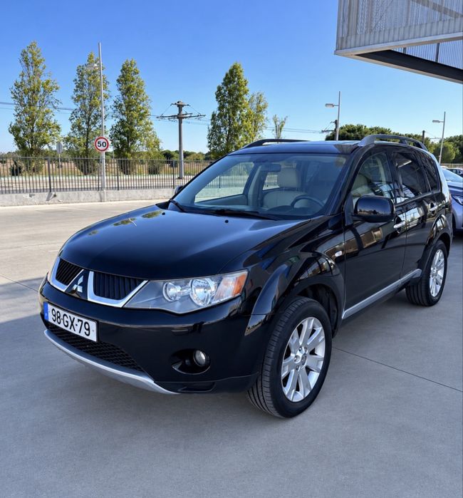 Mitsubishi Outlander 2.0 DI-D 4x4 | 7 Lugares | 2008