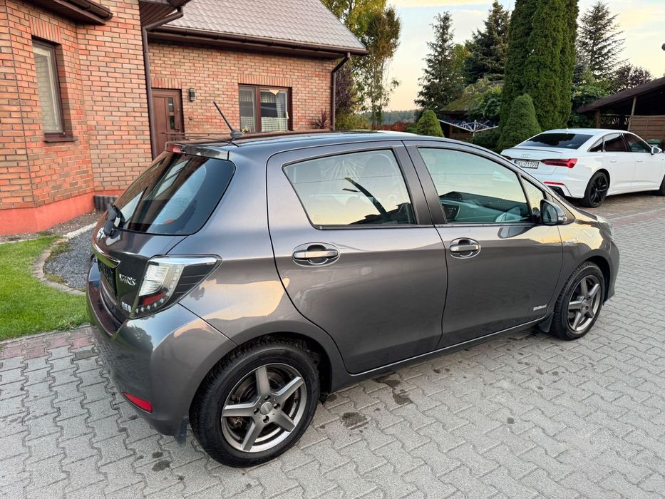 Toyota Yaris Hybryda * Niemcy * Idealna !!