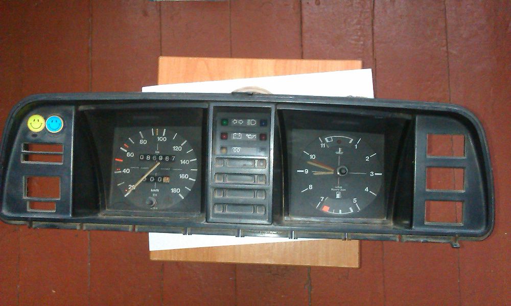 Подголовники диван панель щиток приборов Фольксваген Volkswagen