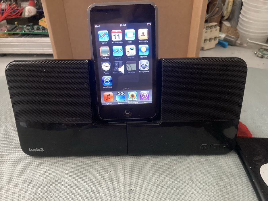 iPod touch 1 +док станция.