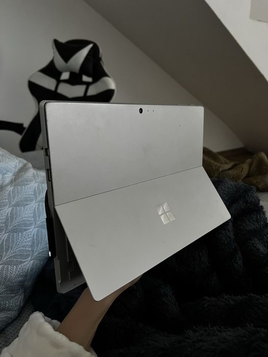 Microsoft 1796 surface 128gb