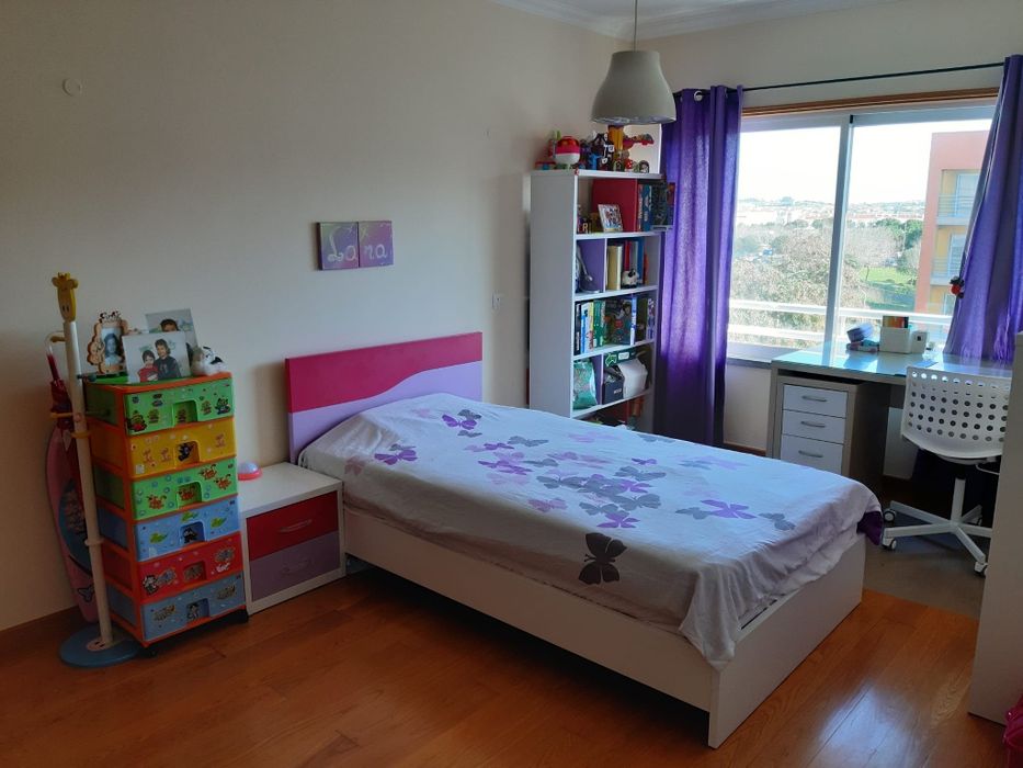 Quarto menina rosa e roxo