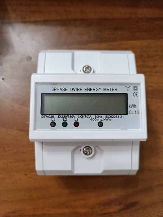 Miernik mocy 3-fazowy 4-przewodowy