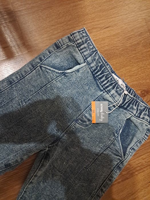 Spodnie jeansowe dla chłopca 98