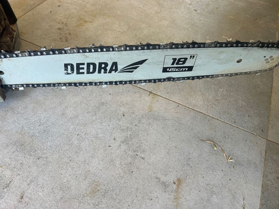 Pila spalinowa Dedra