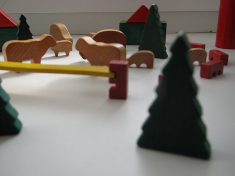 БУ немецкий деревянный конструктор на 34 детали