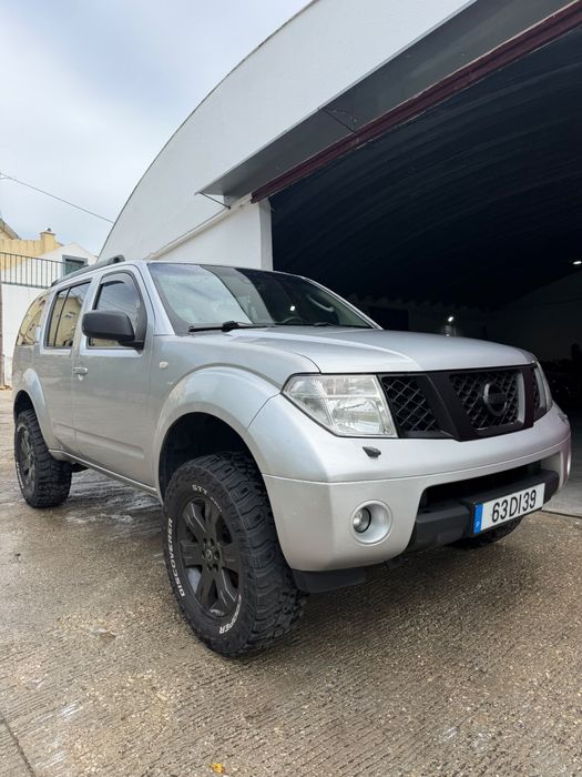 Nissan Pathfinder - 7 Lugares