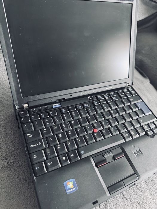 Laptop z bazą LENOVO X201