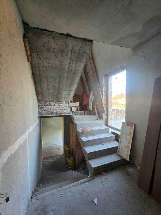 Продаж 3 поверхового Будинку з ремонтом 1й поверх Рясне Руське Львів