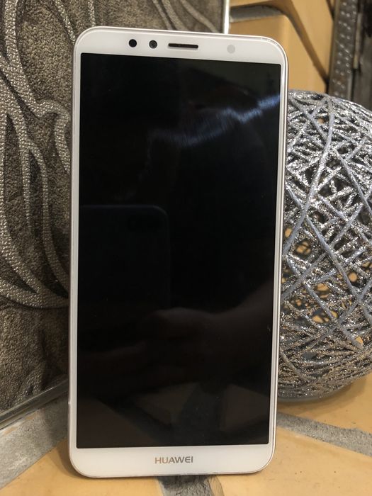 Телефон HUAWEI Y6