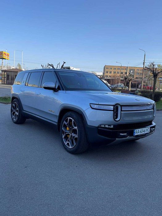 Rivian R1S Launch Edition
