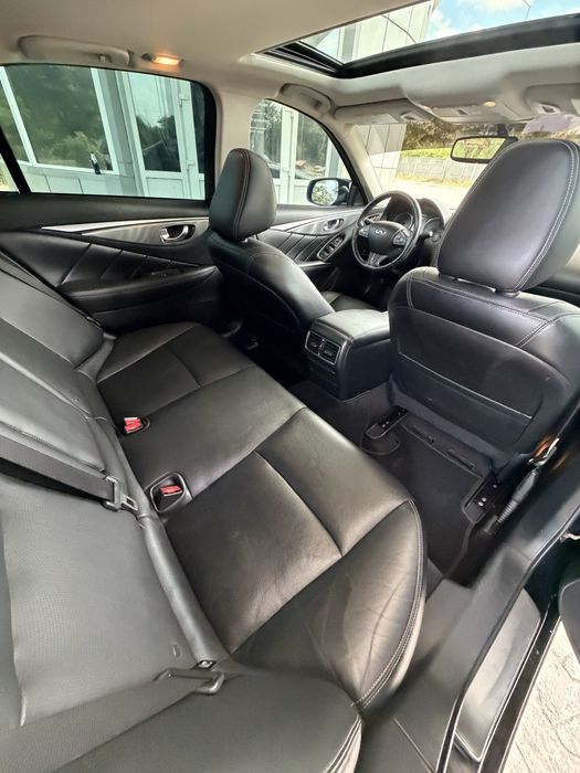 Infiniti Q50 2015г 3.5 Hybrid 141т км.