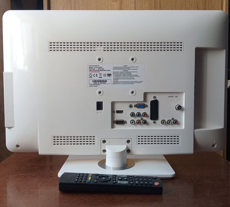 Телевізор Sharp LC-22LE320E