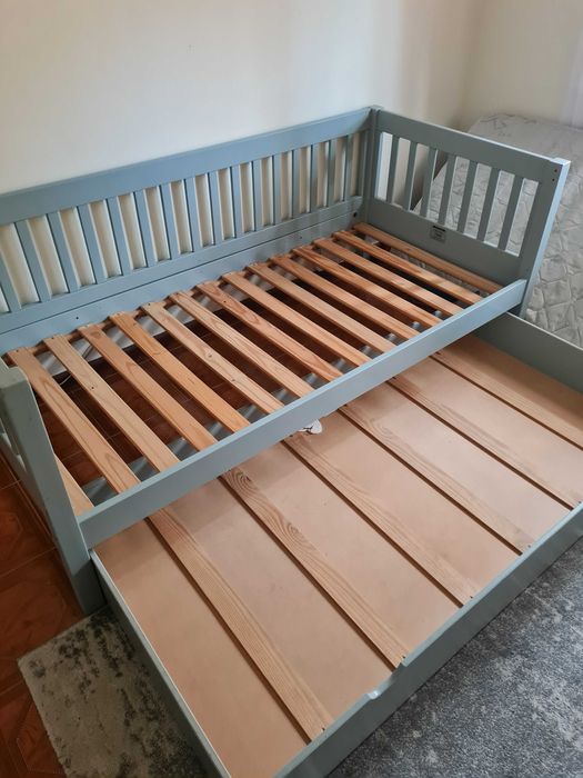 Cama cinza criança/ solteiro