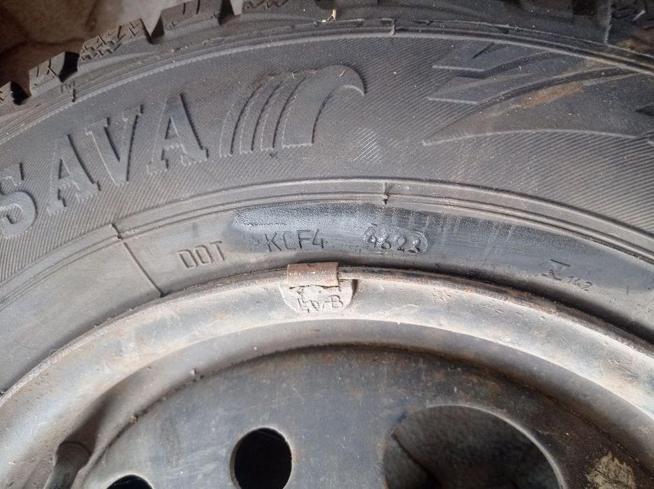 Продам ризину зимню R14 185на65