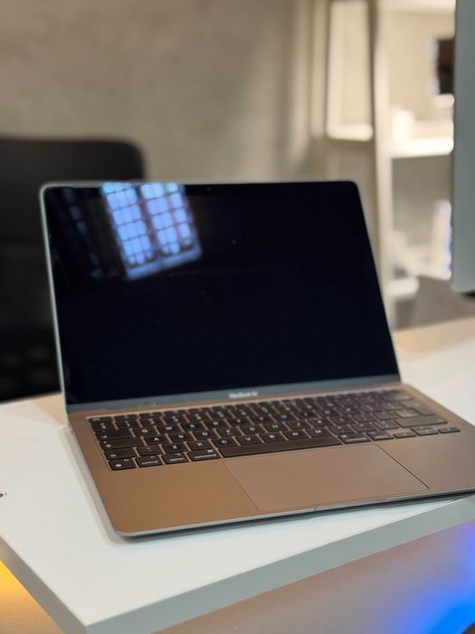 Apple MacBook Air 13 M1 A2337 na części uszkodzony