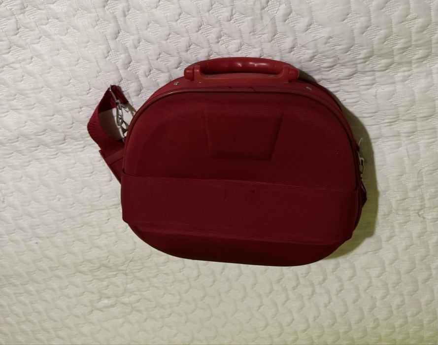 Mala pequena vermelha