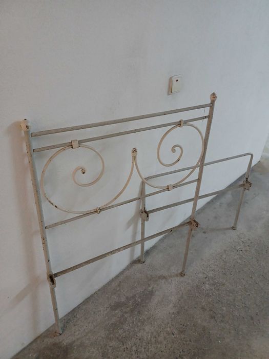 Cama em ferro antiga criança