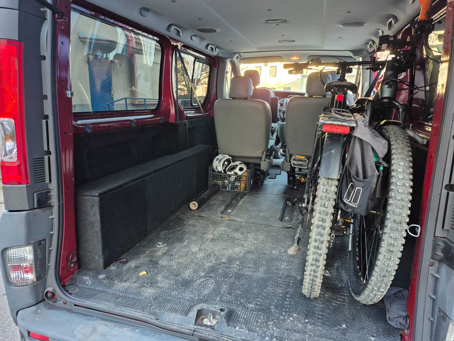 Opel Vivaro 2,5 cdti rok 2009