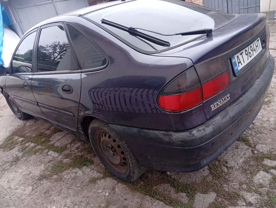 Рено лагуна перша 1,8