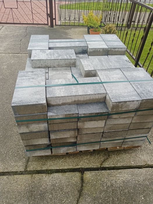 Kostka brukowa domino