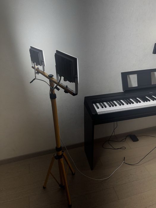 Стойка, штатив, прожектор 30w и 50w