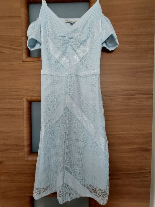 Moda sukienka koronkowa